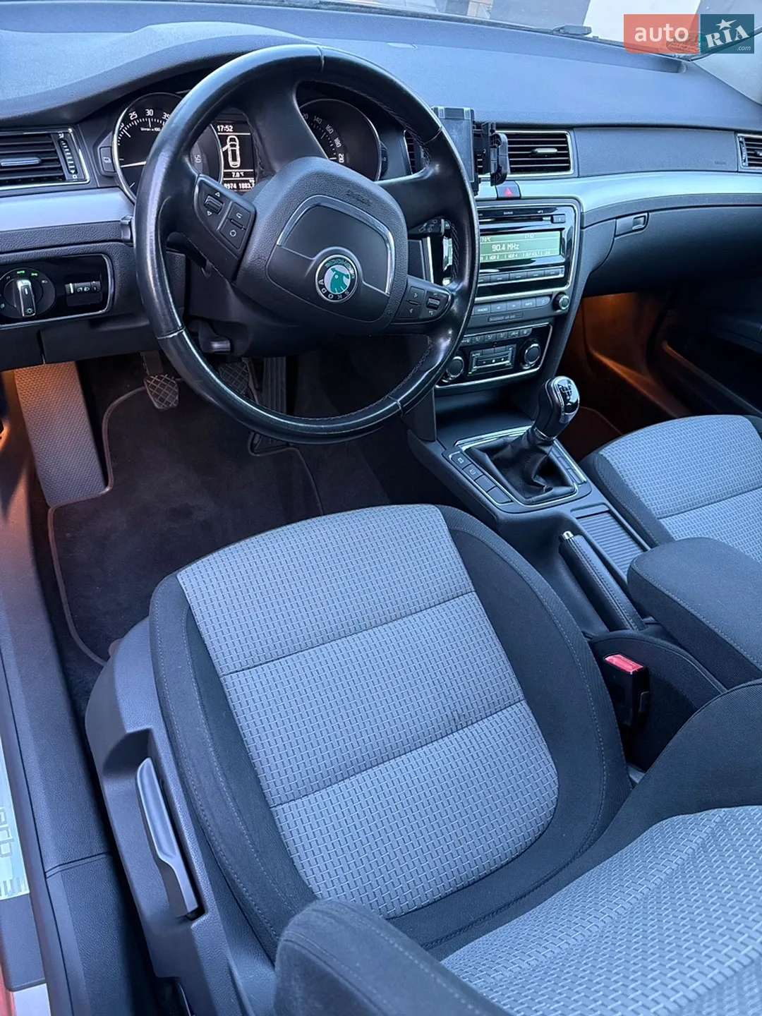 2010 Skoda Superb - мініатюра 6