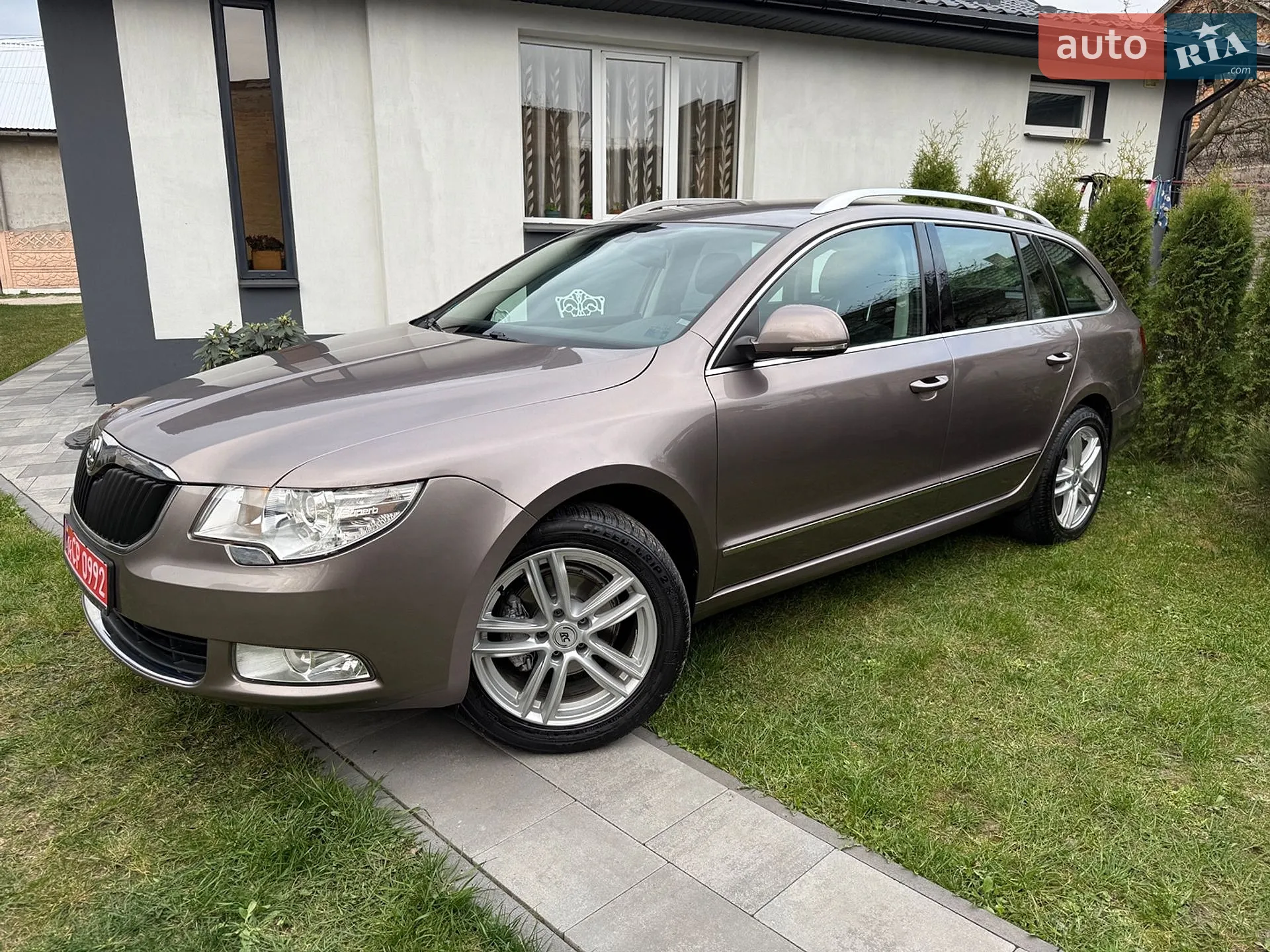 2010 Skoda Superb - мініатюра 16