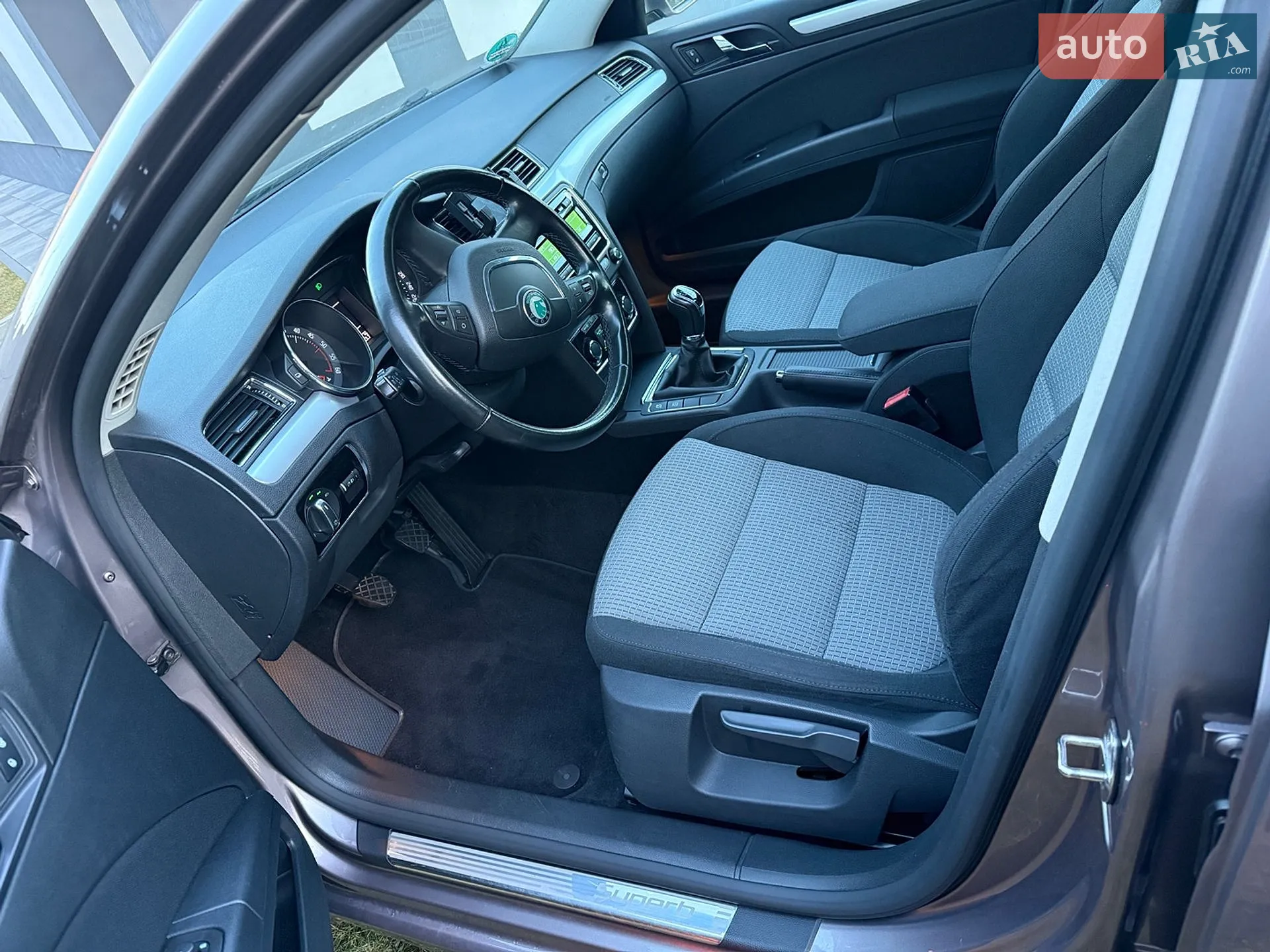 2010 Skoda Superb - мініатюра 21