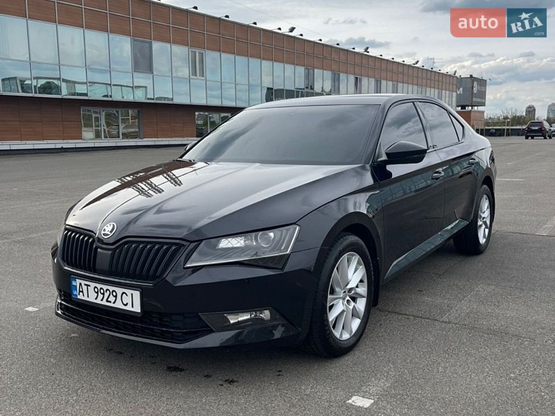 Лифтбек Skoda Superb 2016 в Киеве