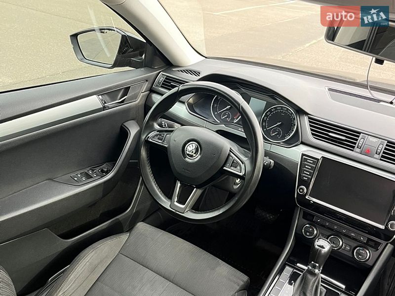 Лифтбек Skoda Superb 2016 в Киеве