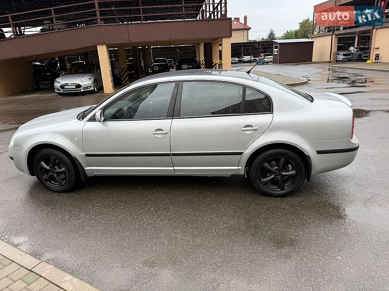 Лифтбек Skoda Superb 2004 в Одессе