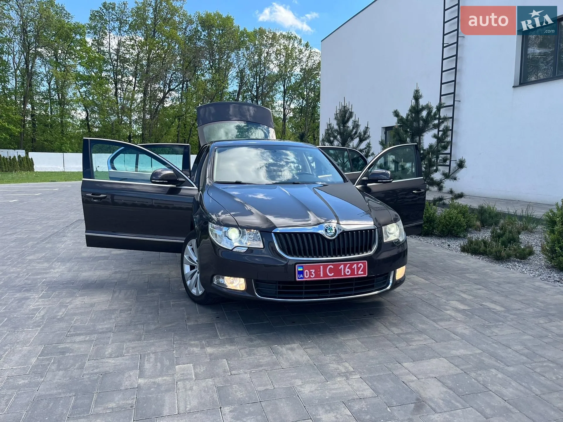 2010 Skoda Superb - мініатюра 13