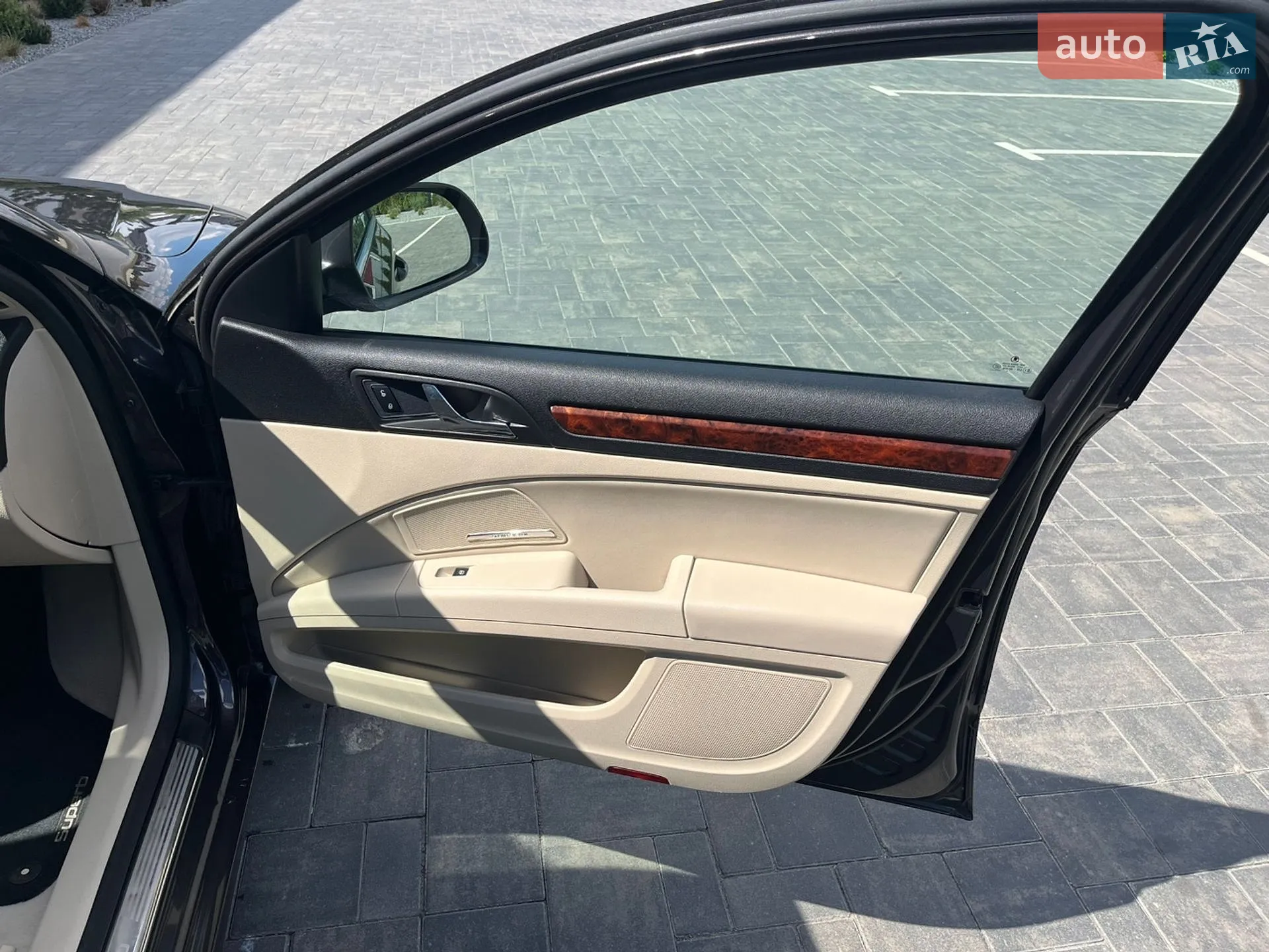 2010 Skoda Superb - мініатюра 18
