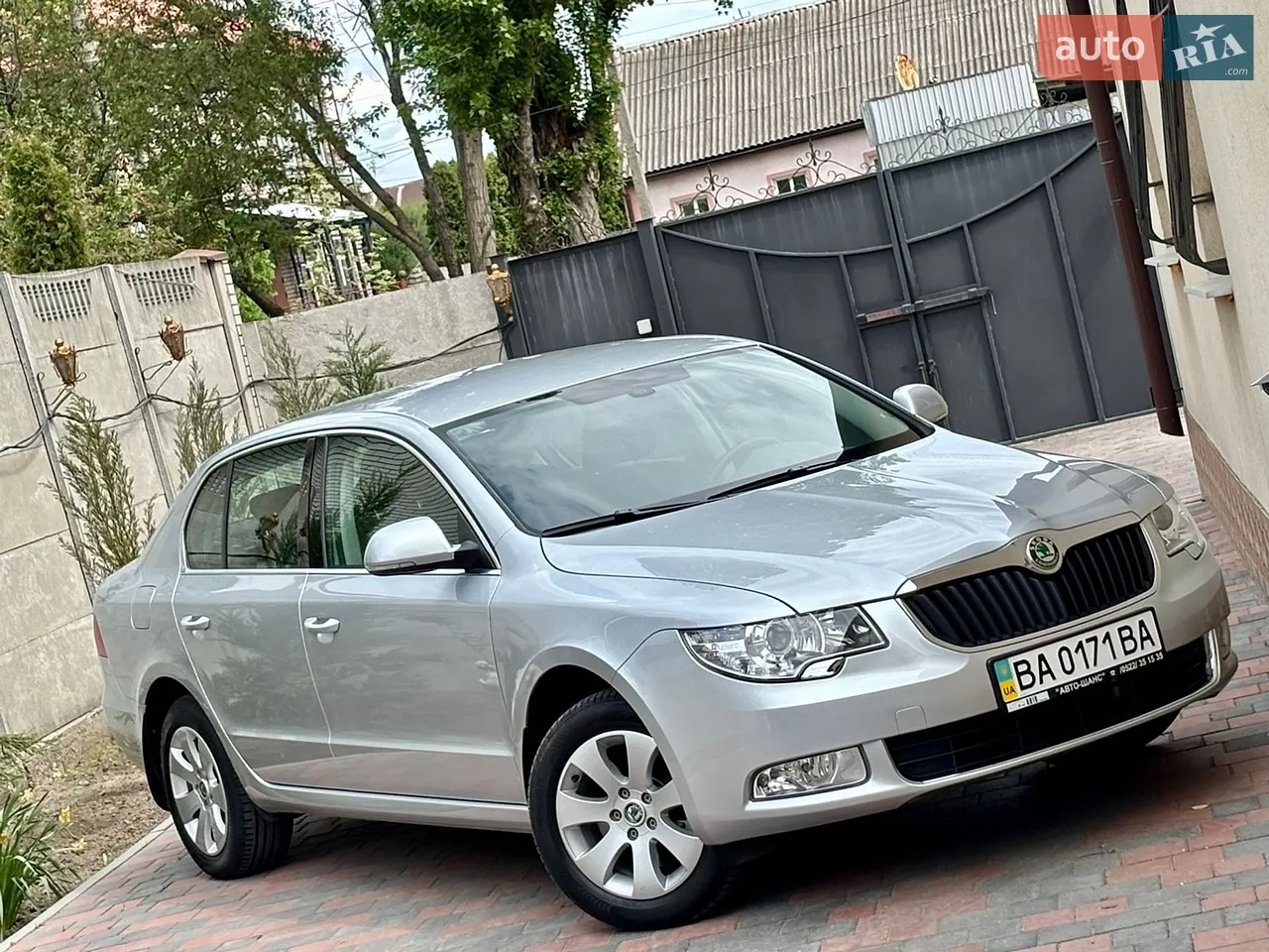 2011 Skoda Superb - мініатюра 23