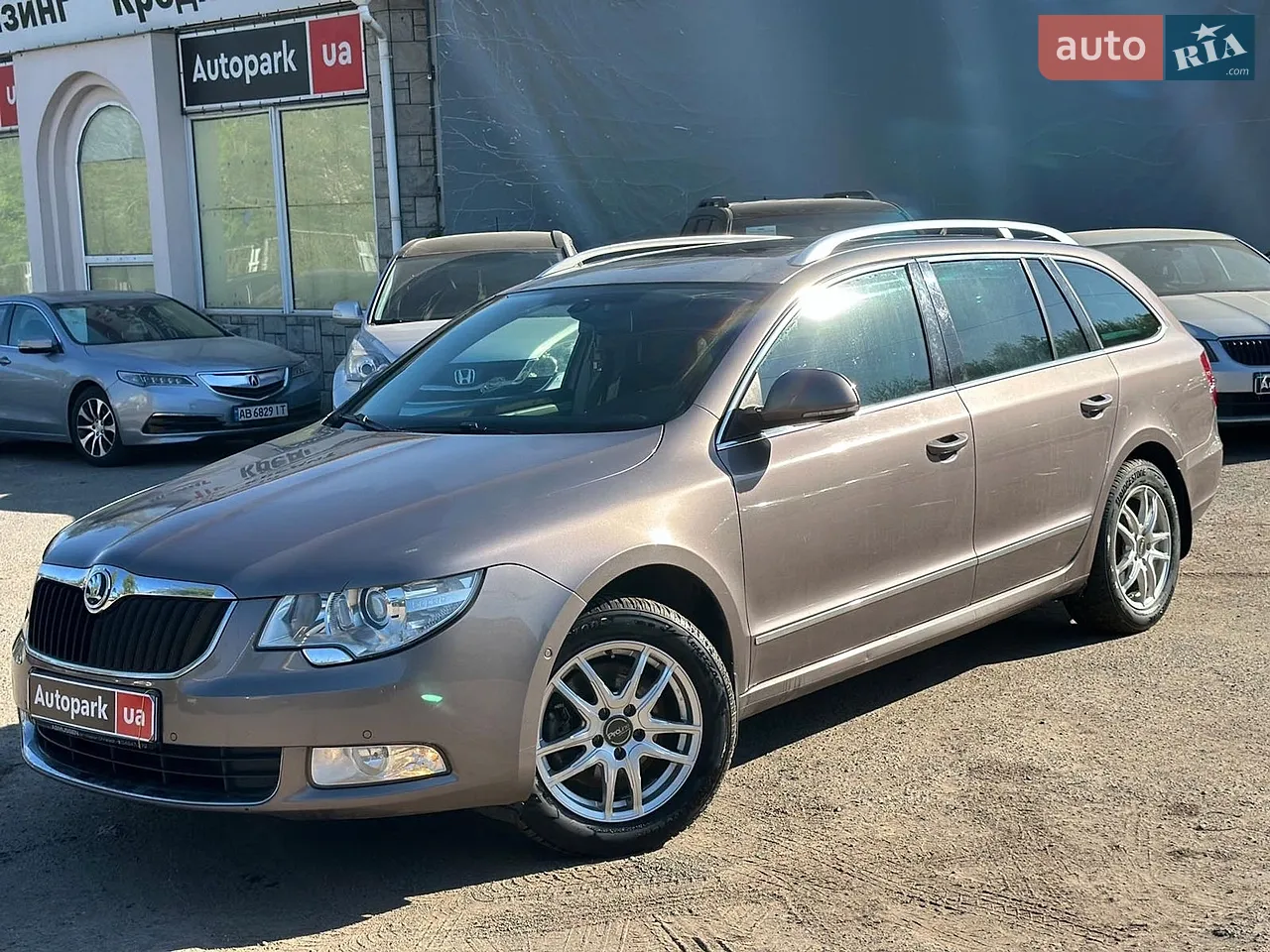 2011 Skoda Superb - мініатюра 28