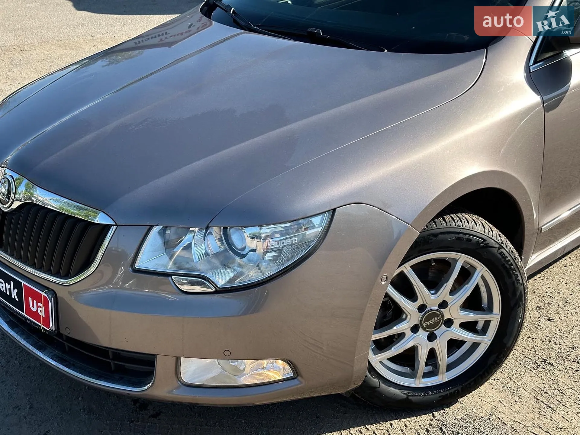 2010 Skoda Superb - мініатюра 3