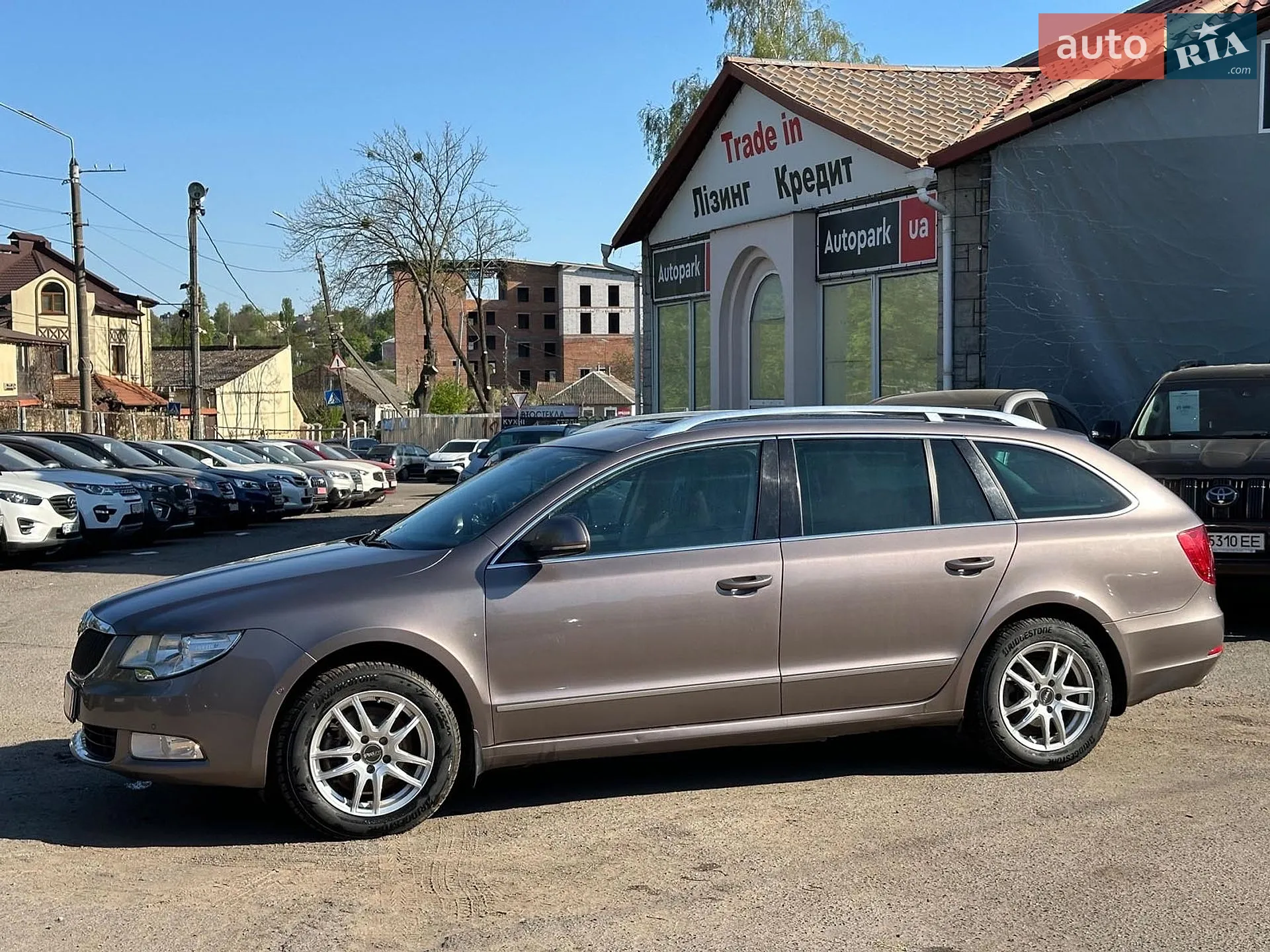 2010 Skoda Superb - мініатюра 8