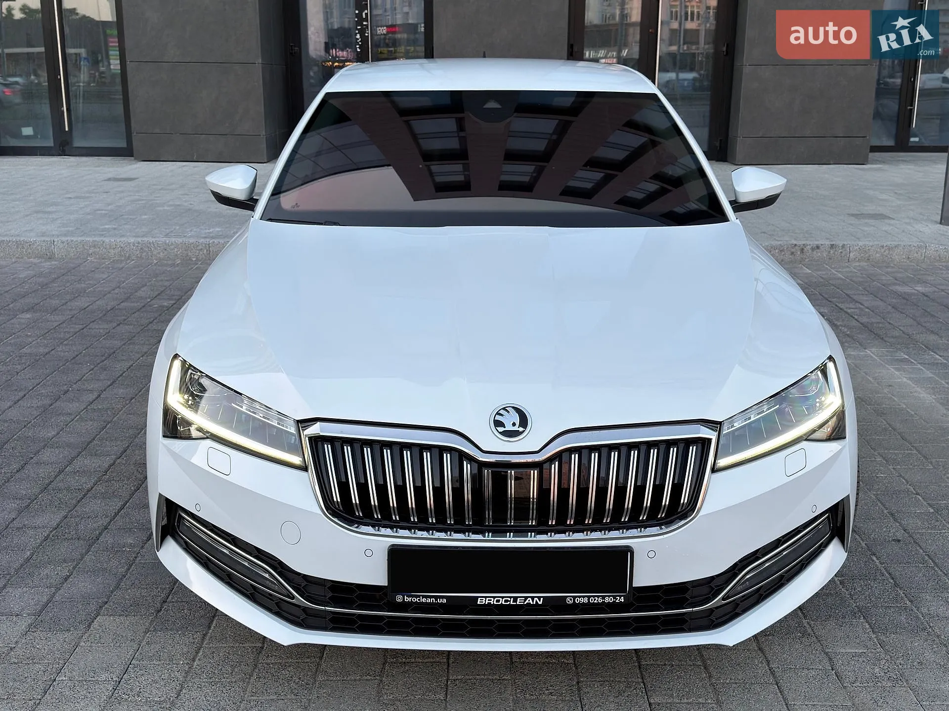 2022 Skoda Superb - мініатюра 2