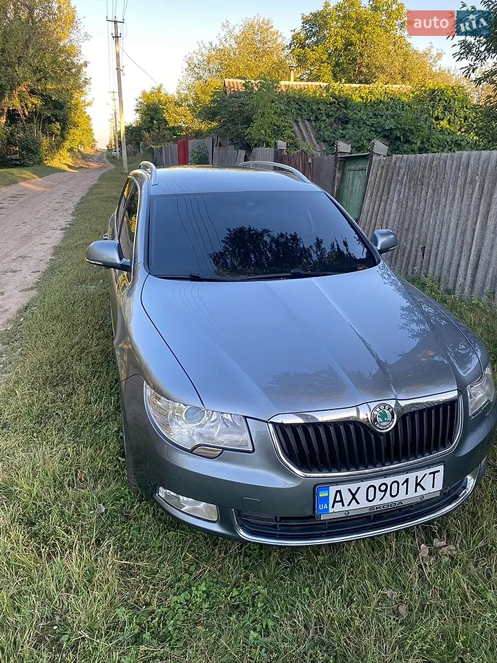 2010 Skoda Superb - мініатюра 18
