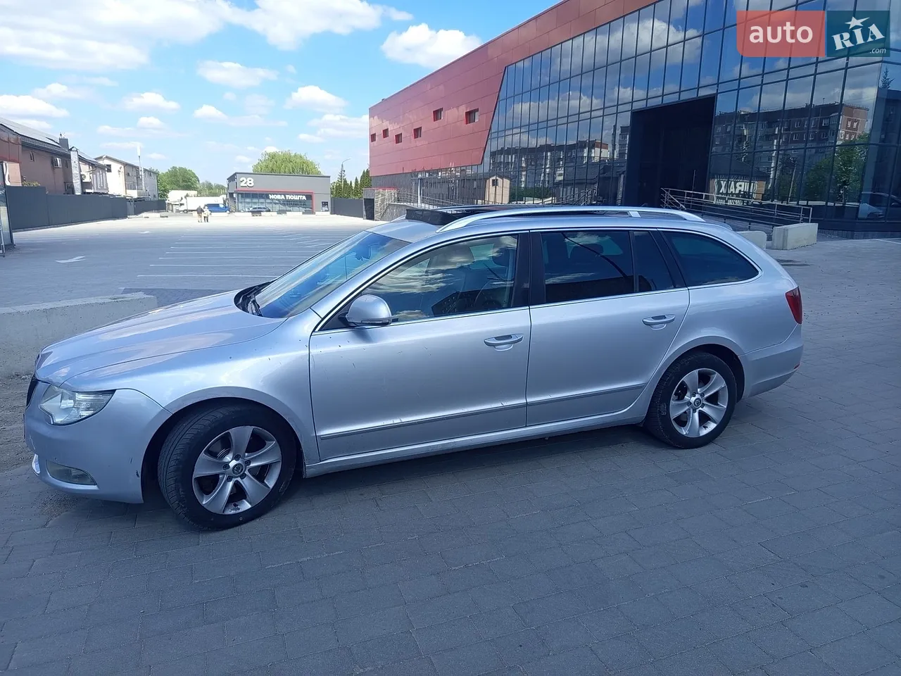 2011 Skoda Superb - мініатюра 12