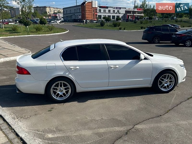 Лифтбек Skoda Superb 2011 в Кривом Роге