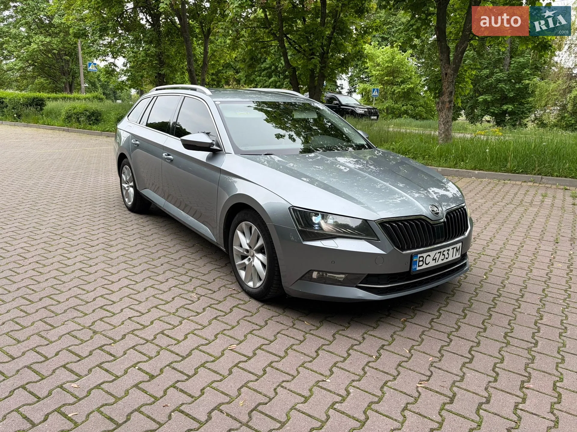 2019 Skoda Superb - мініатюра 2