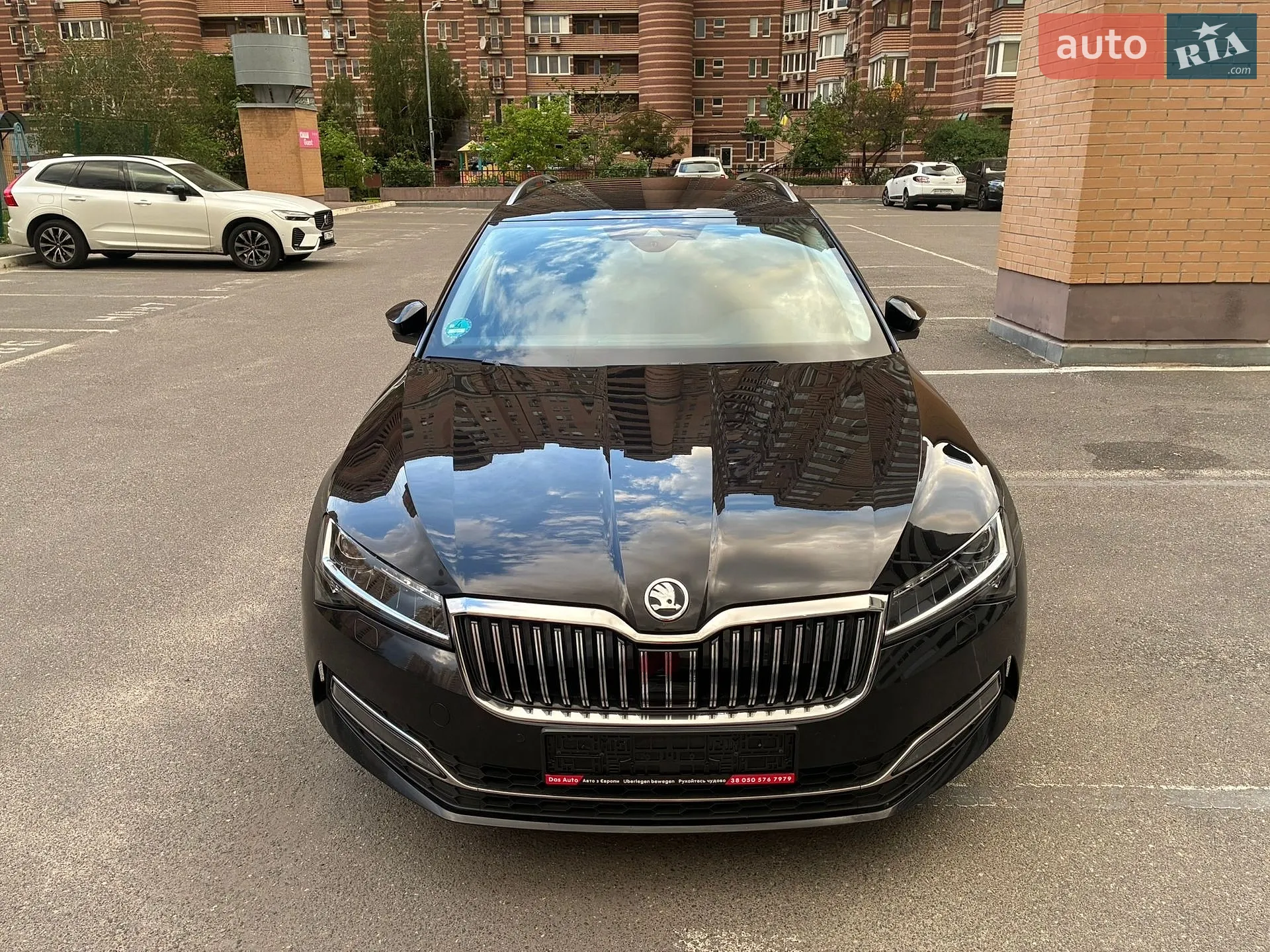 2022 Skoda Superb - фото 1
