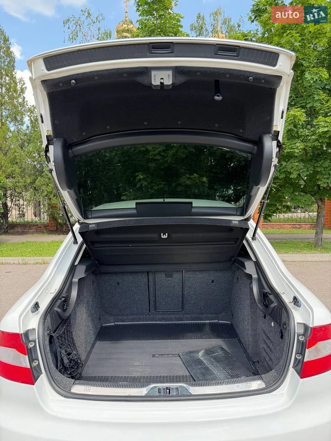 2010 Skoda Superb - мініатюра 10