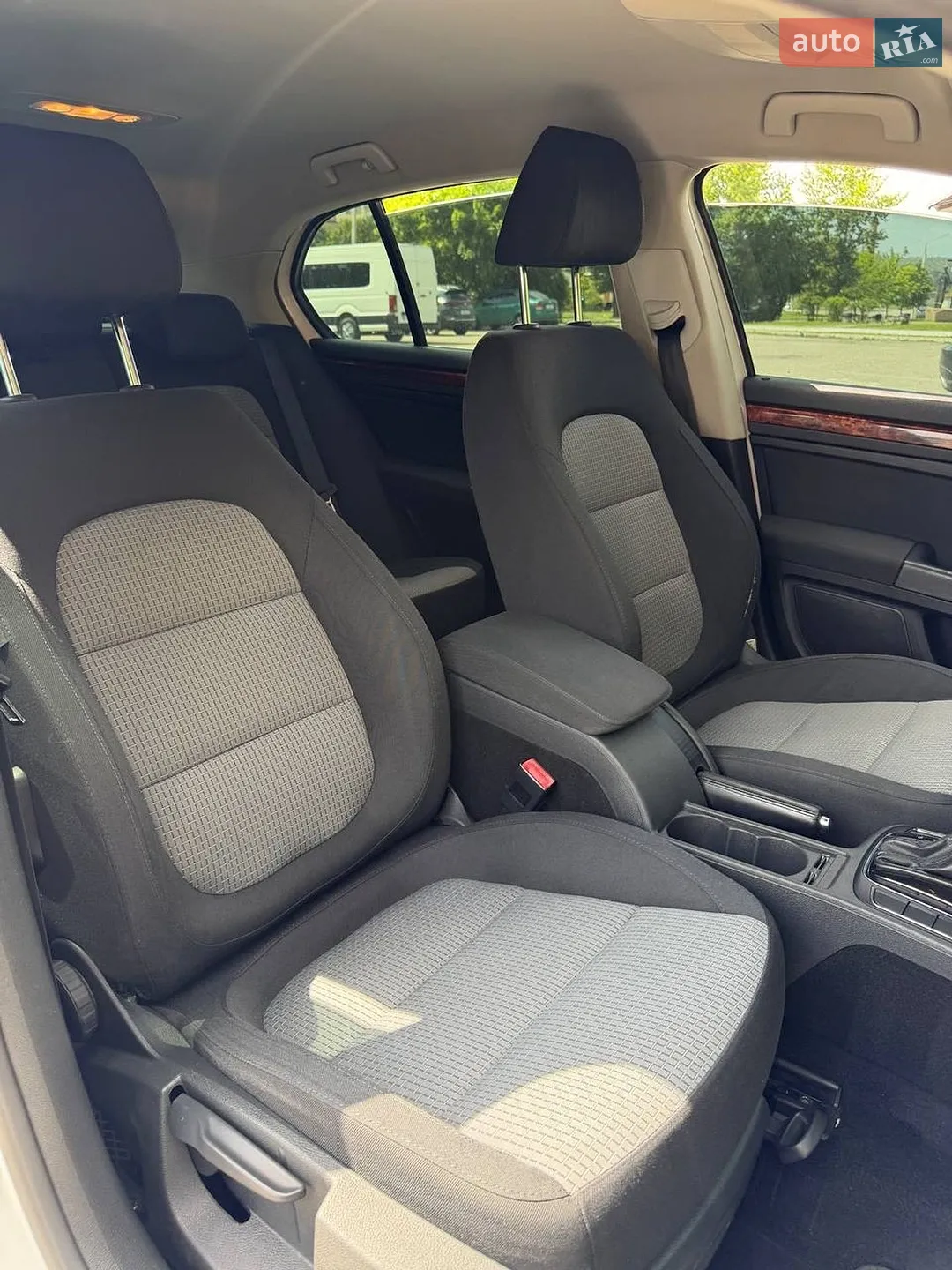 2010 Skoda Superb - мініатюра 12