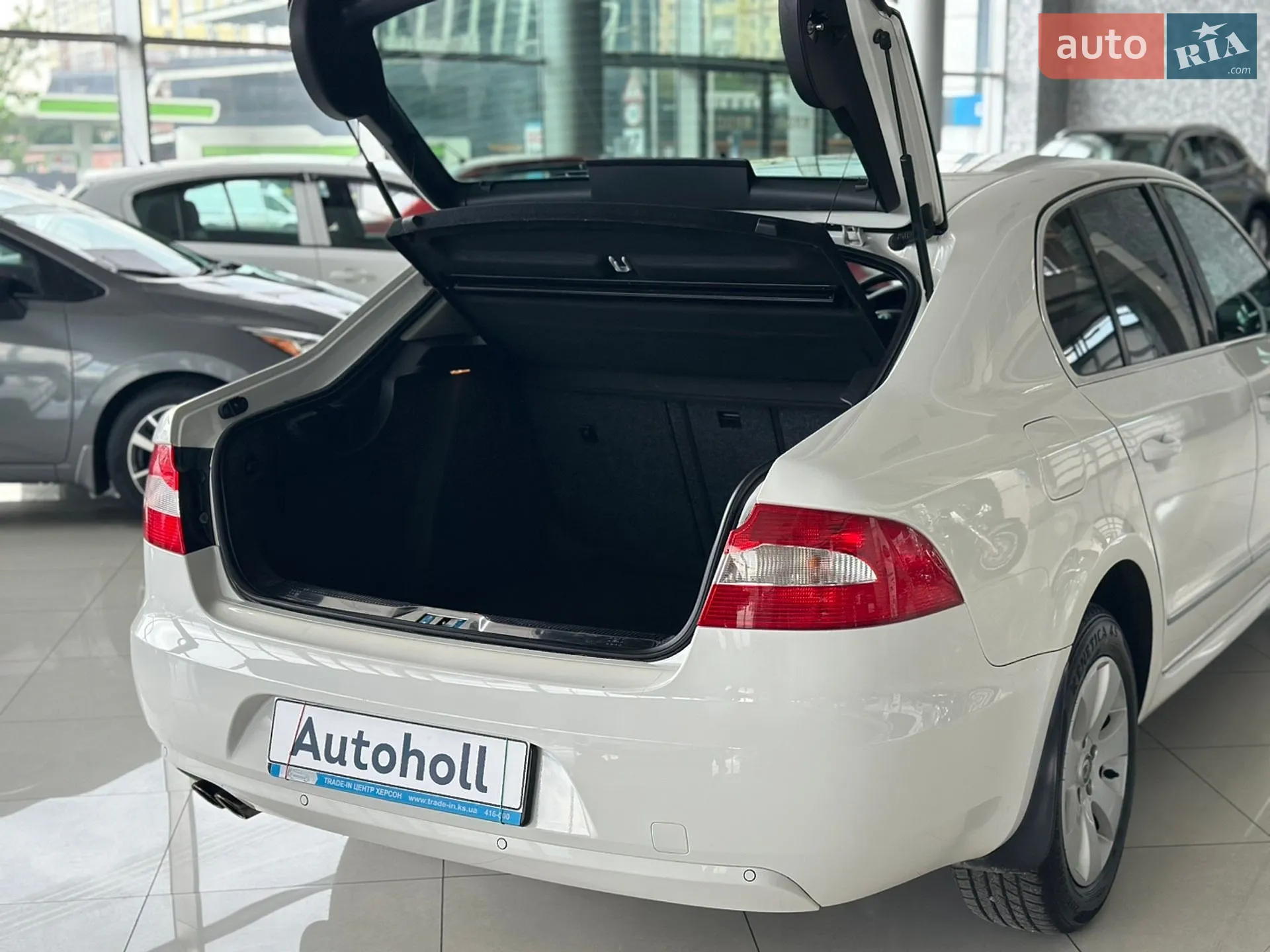 2010 Skoda Superb - мініатюра 10