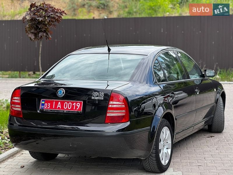 Лифтбек Skoda Superb 2004 в Тернополе