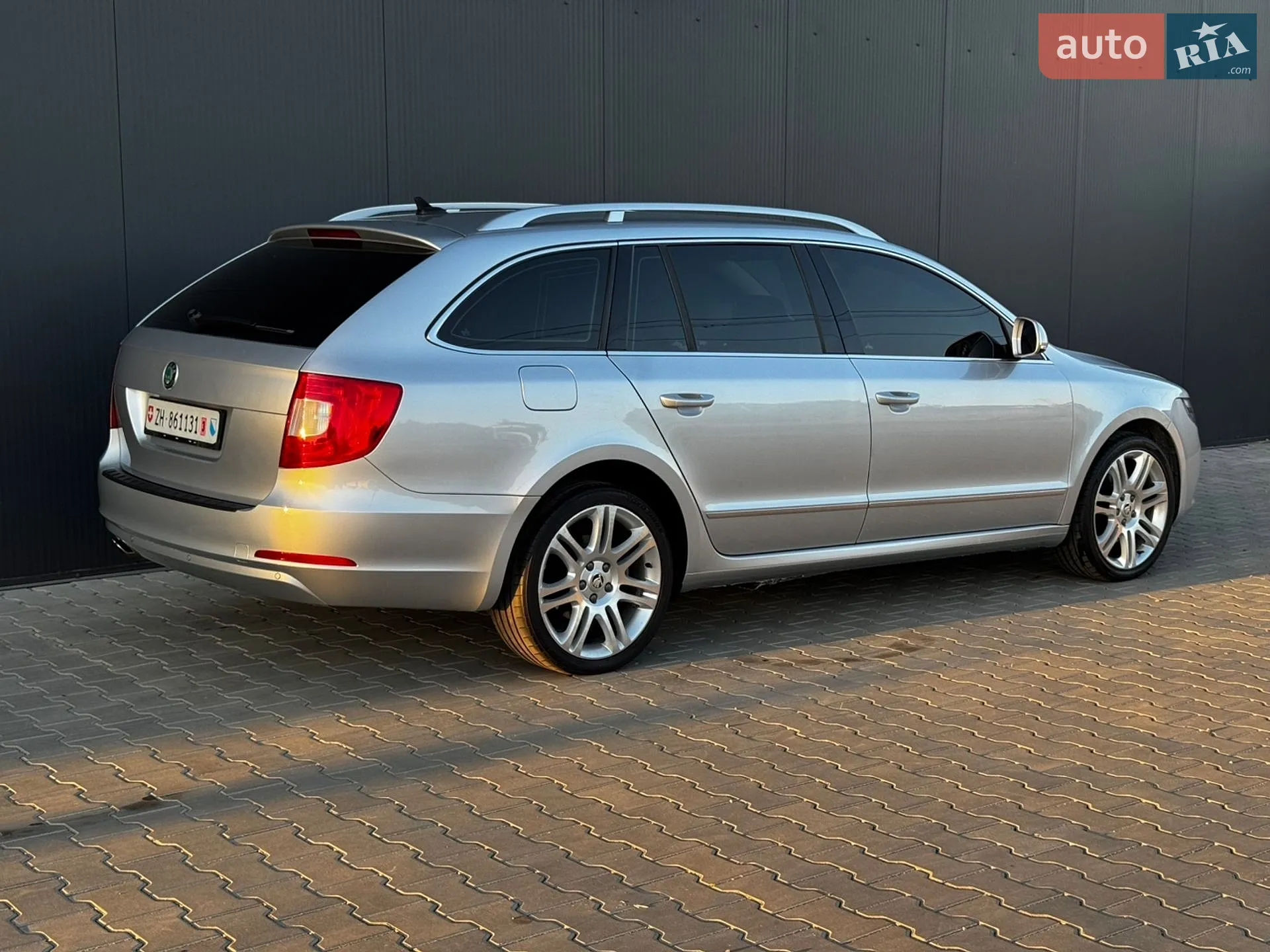 2011 Skoda Superb - мініатюра 16