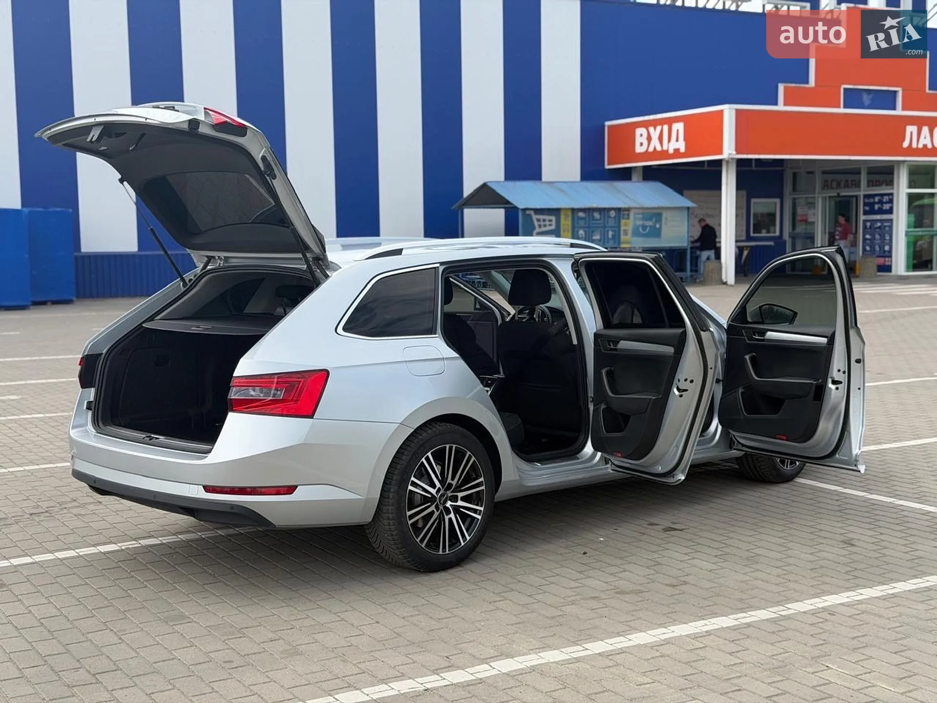 2020 Skoda Superb - мініатюра 15