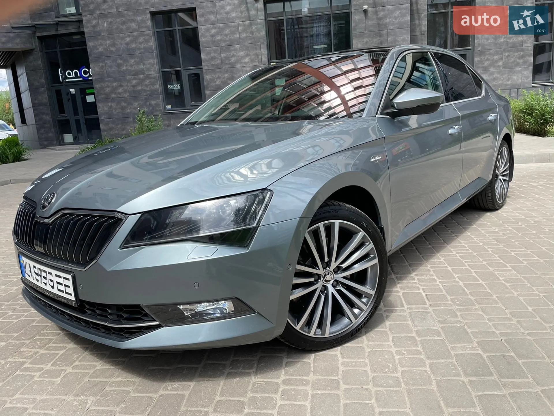 2016 Skoda Superb - мініатюра 2