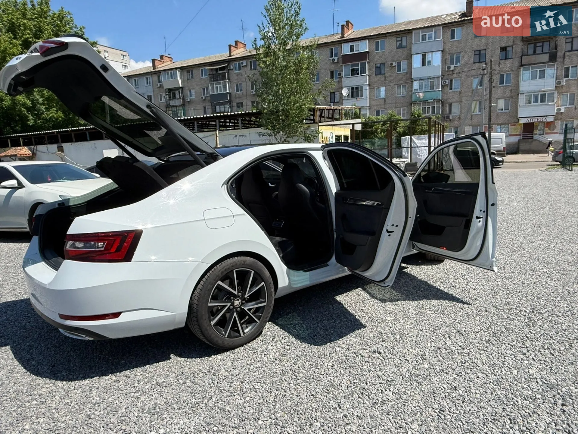 2016 Skoda Superb - мініатюра 12