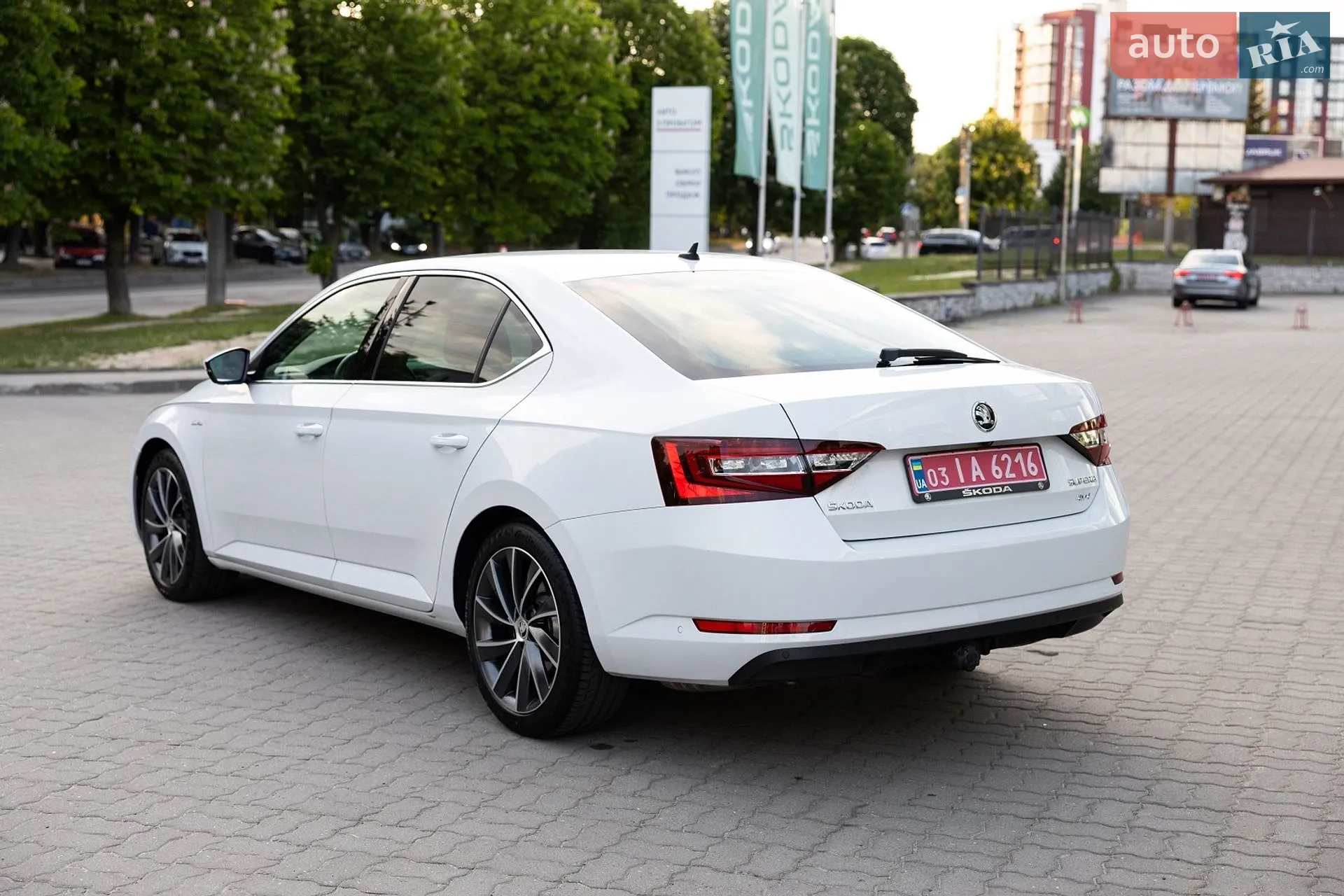 2017 Skoda Superb - мініатюра 8