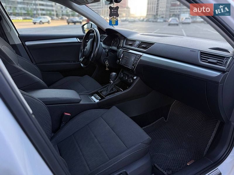 Универсал Skoda Superb 2016 в Киеве
