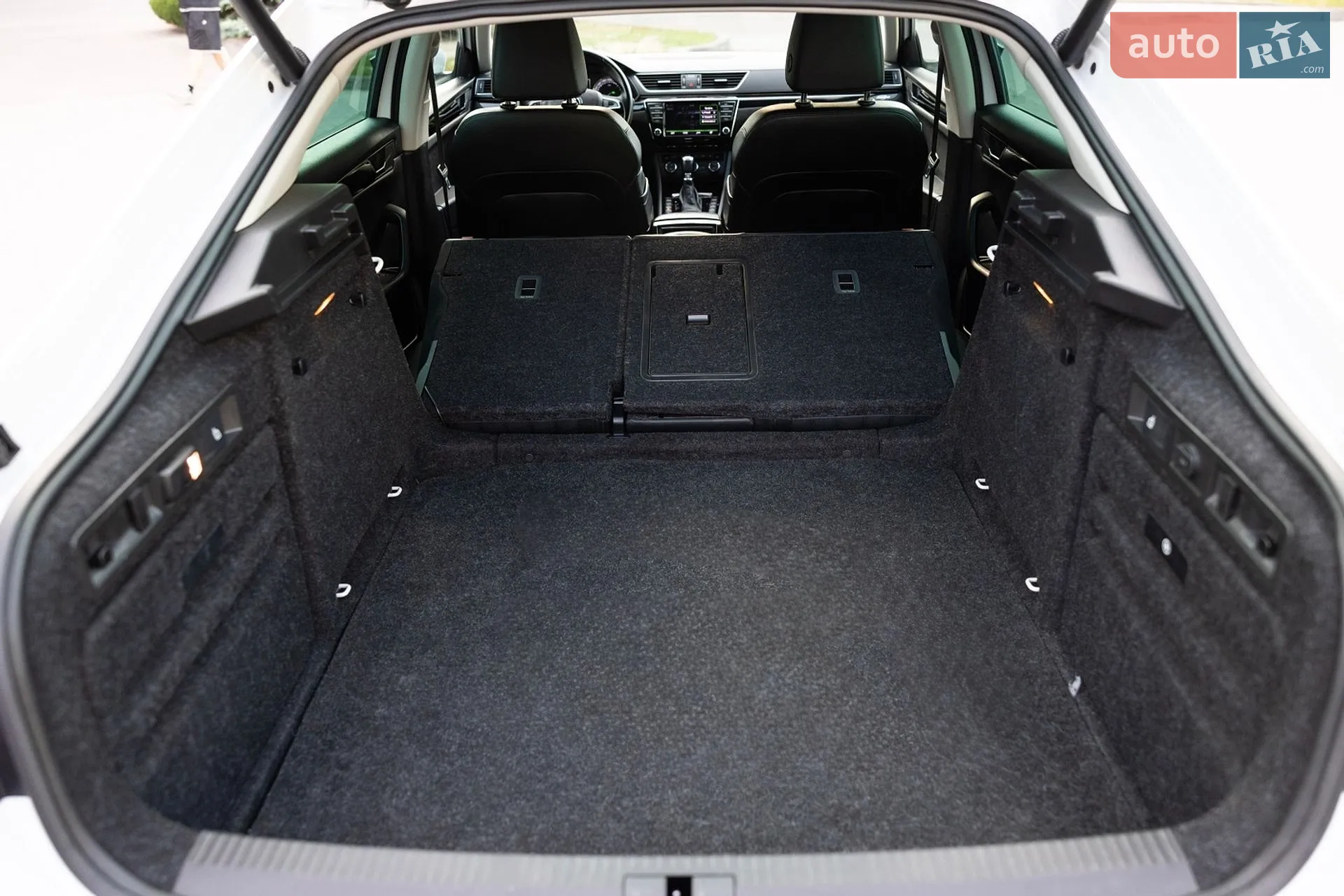 2017 Skoda Superb - мініатюра 108