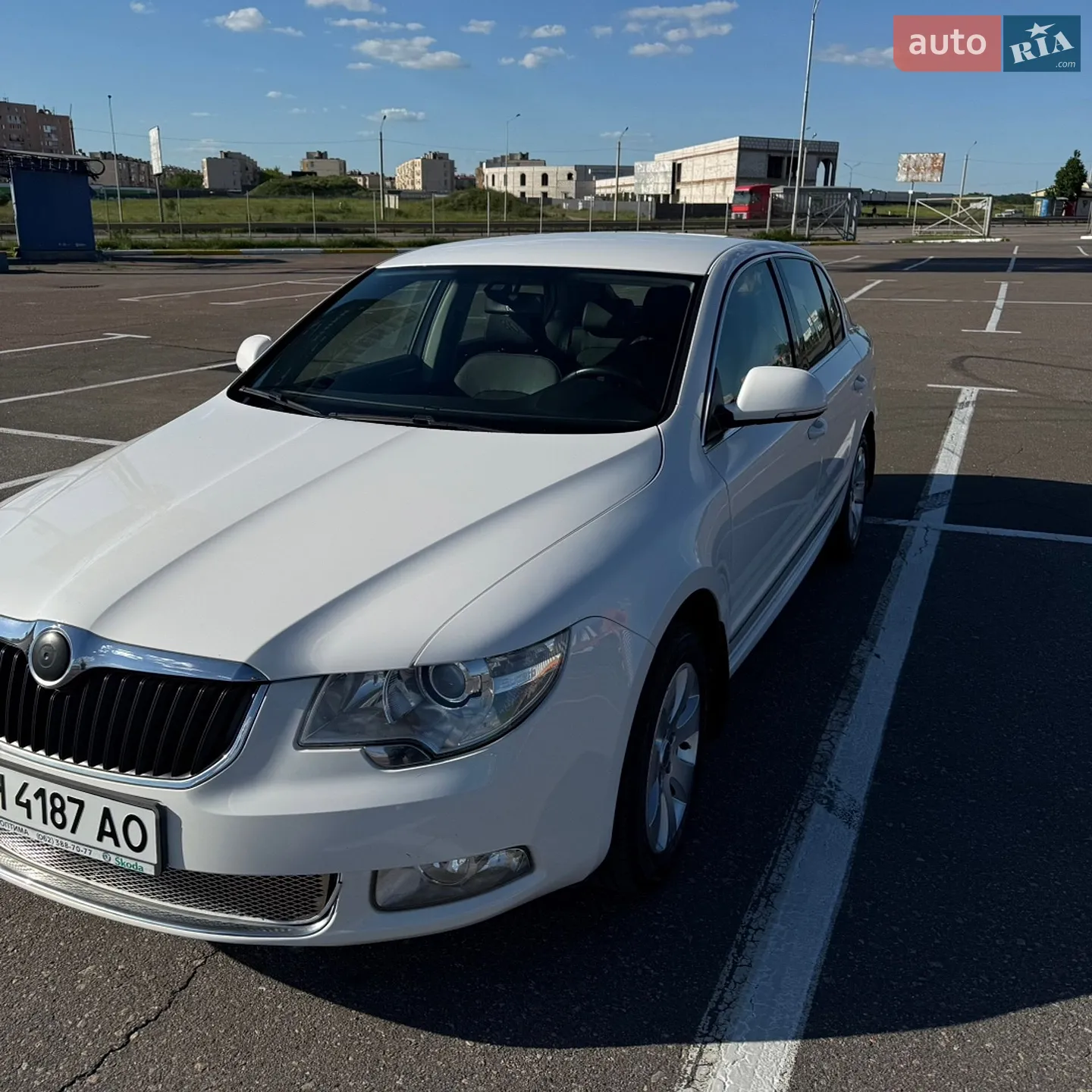 2010 Skoda Superb - мініатюра 3