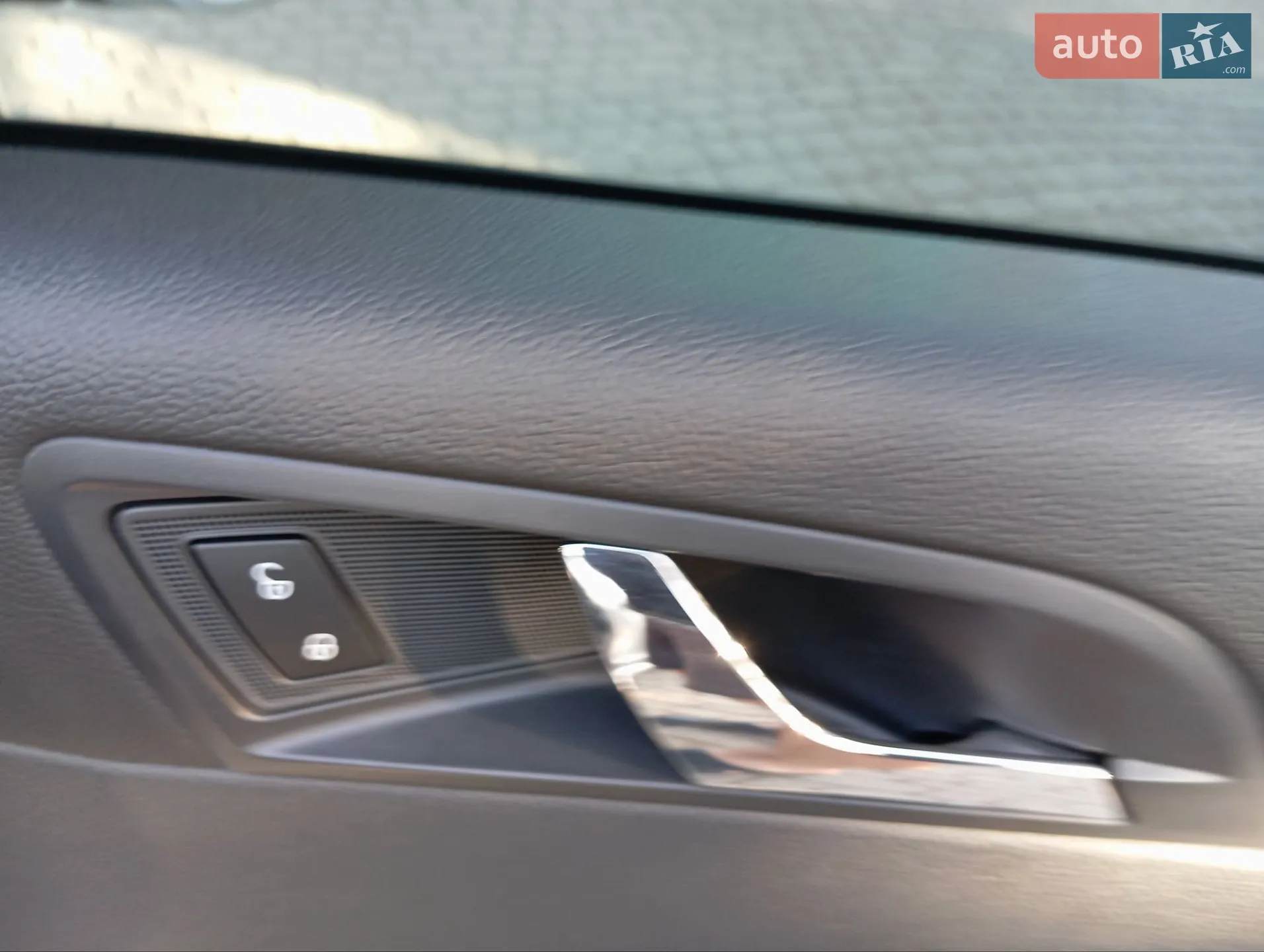 2011 Skoda Superb - мініатюра 100