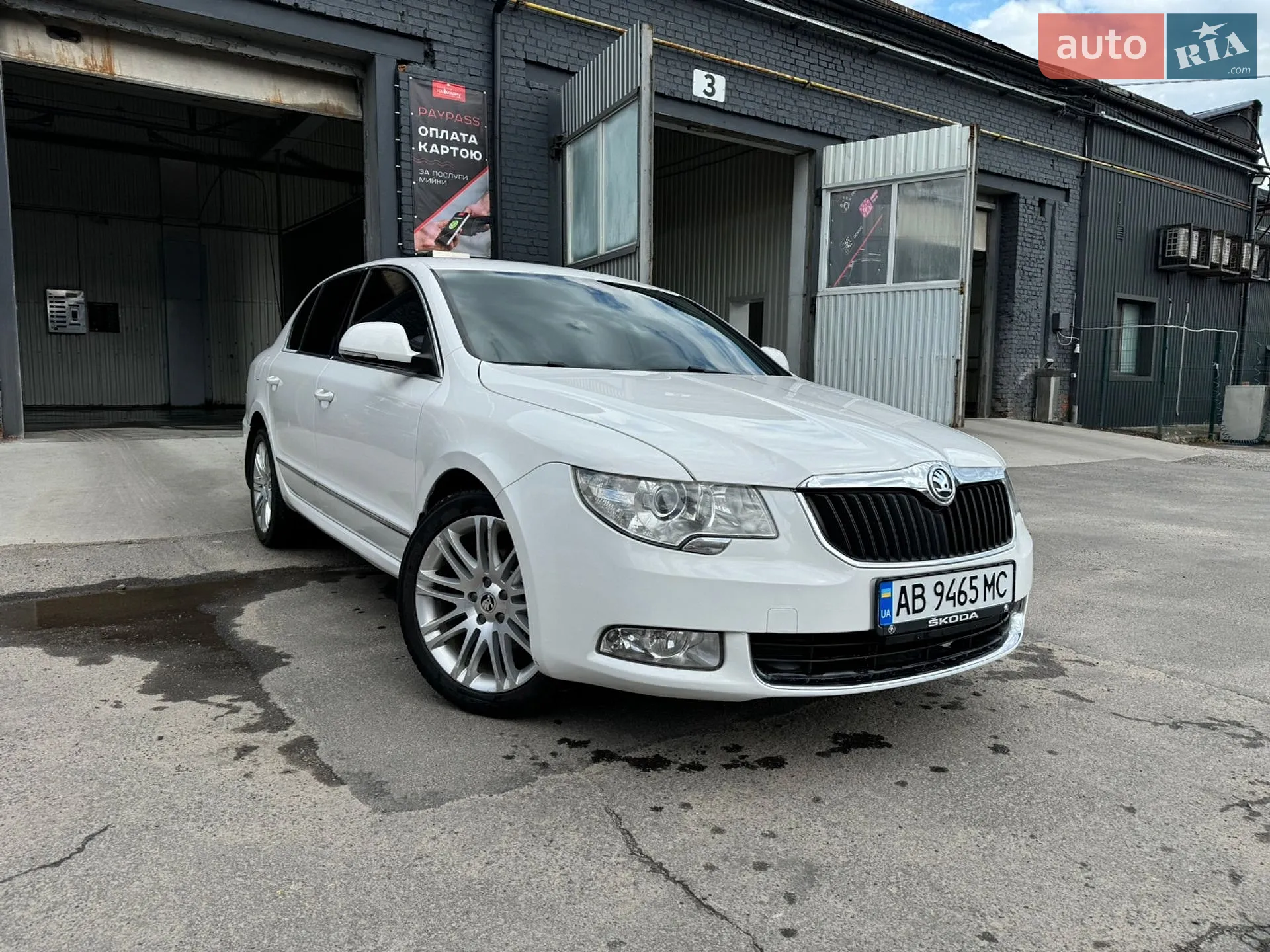 2011 Skoda Superb - фото 1