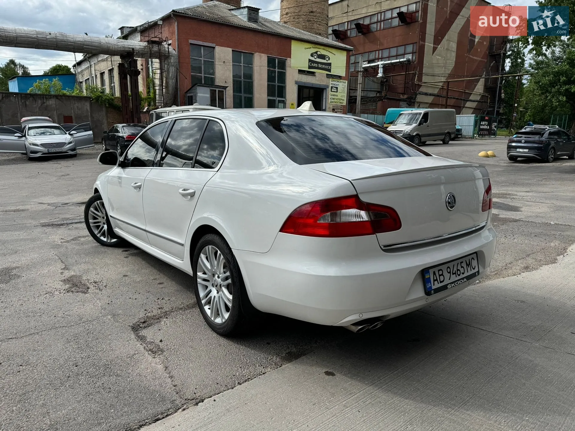 2011 Skoda Superb - мініатюра 14