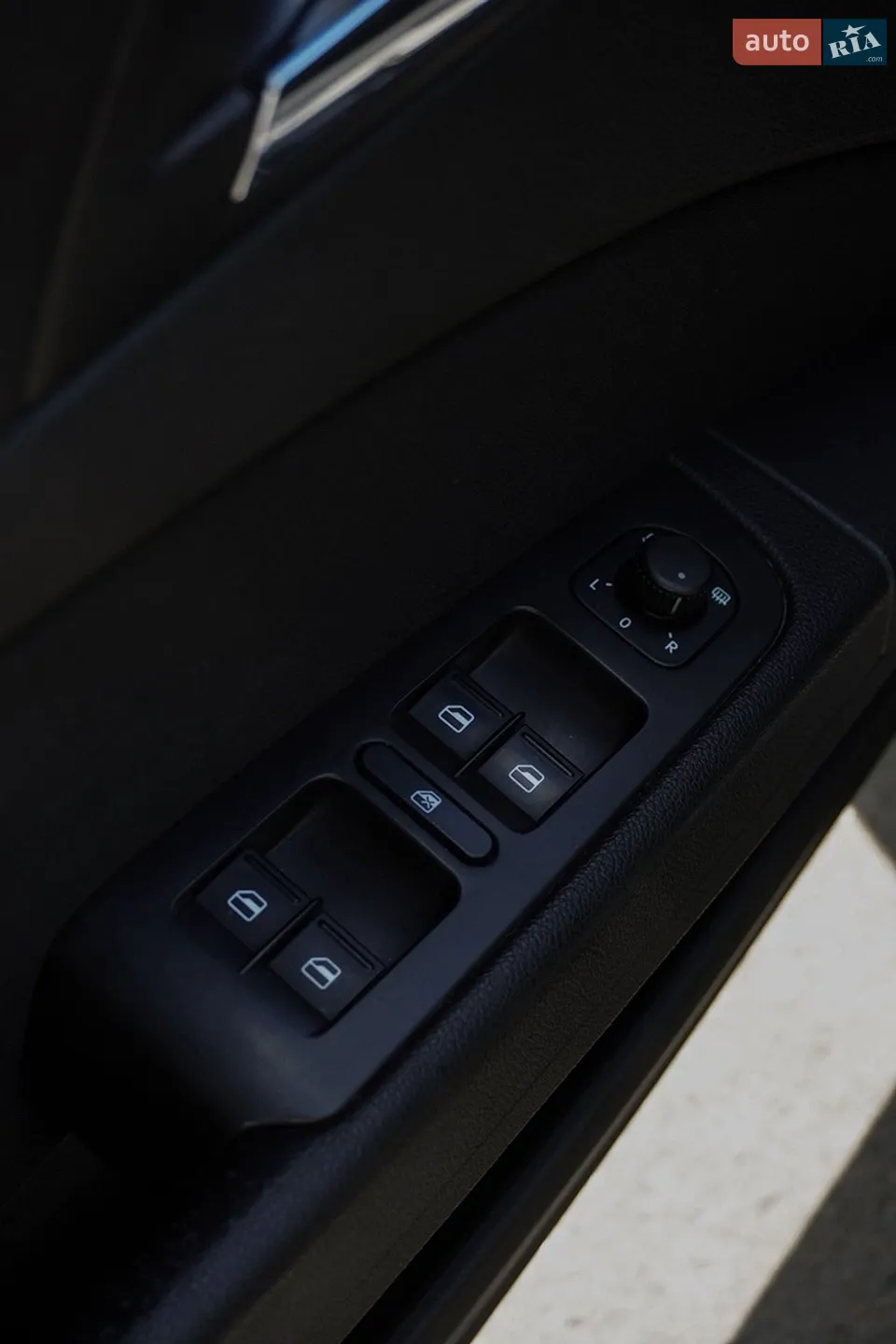 2010 Skoda Superb - мініатюра 12