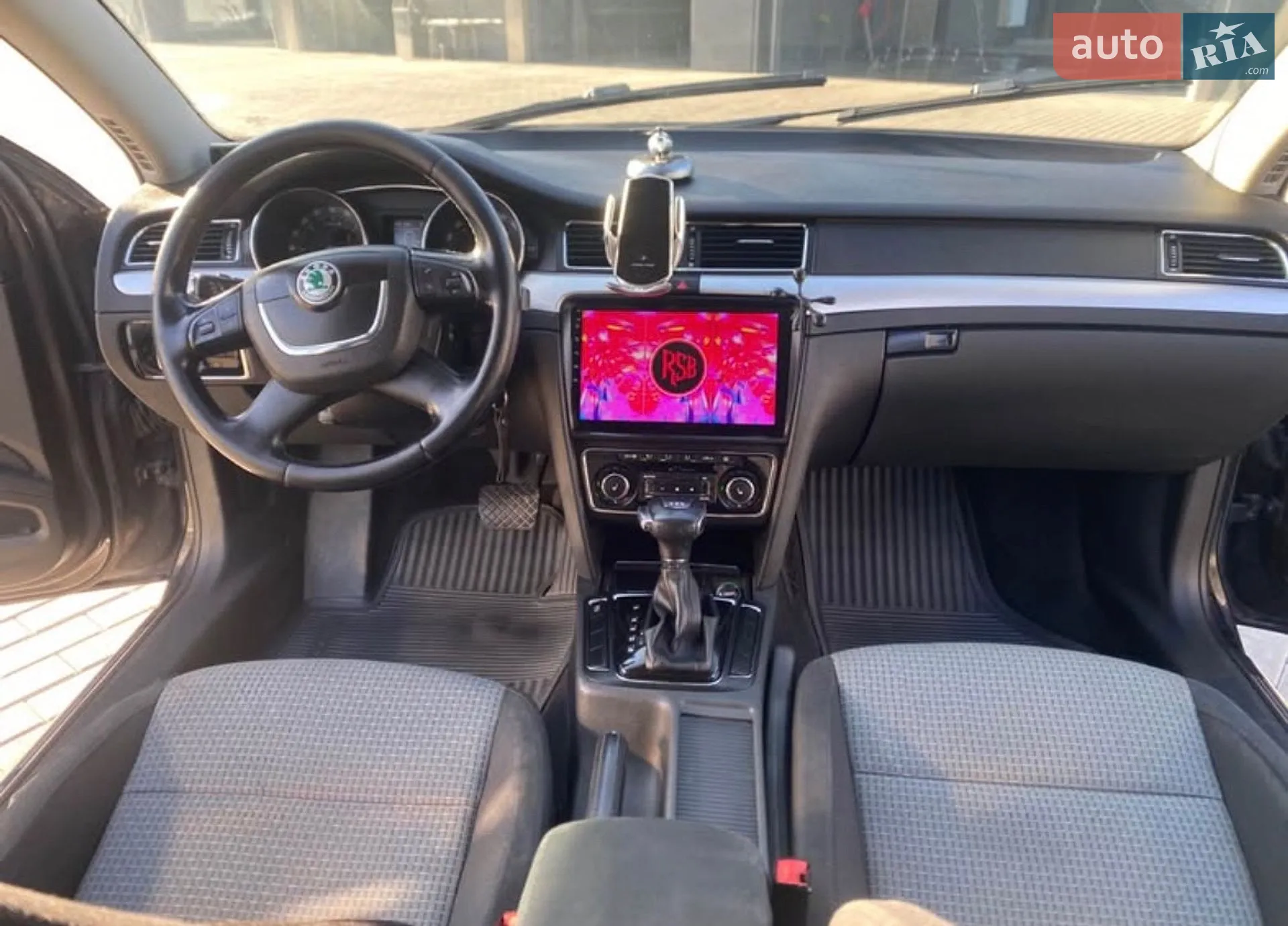 2010 Skoda Superb - мініатюра 6