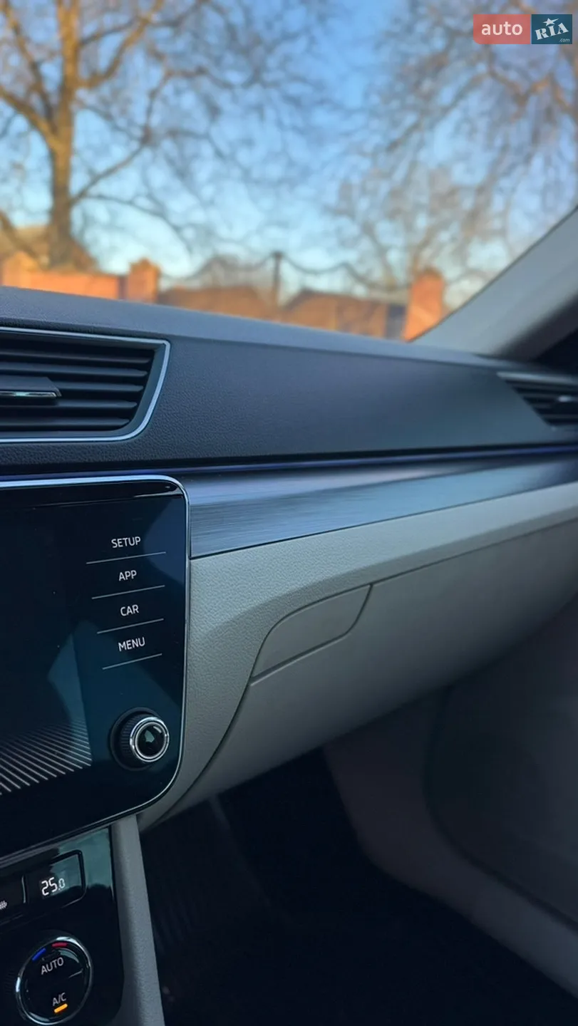 2017 Skoda Superb - мініатюра 3