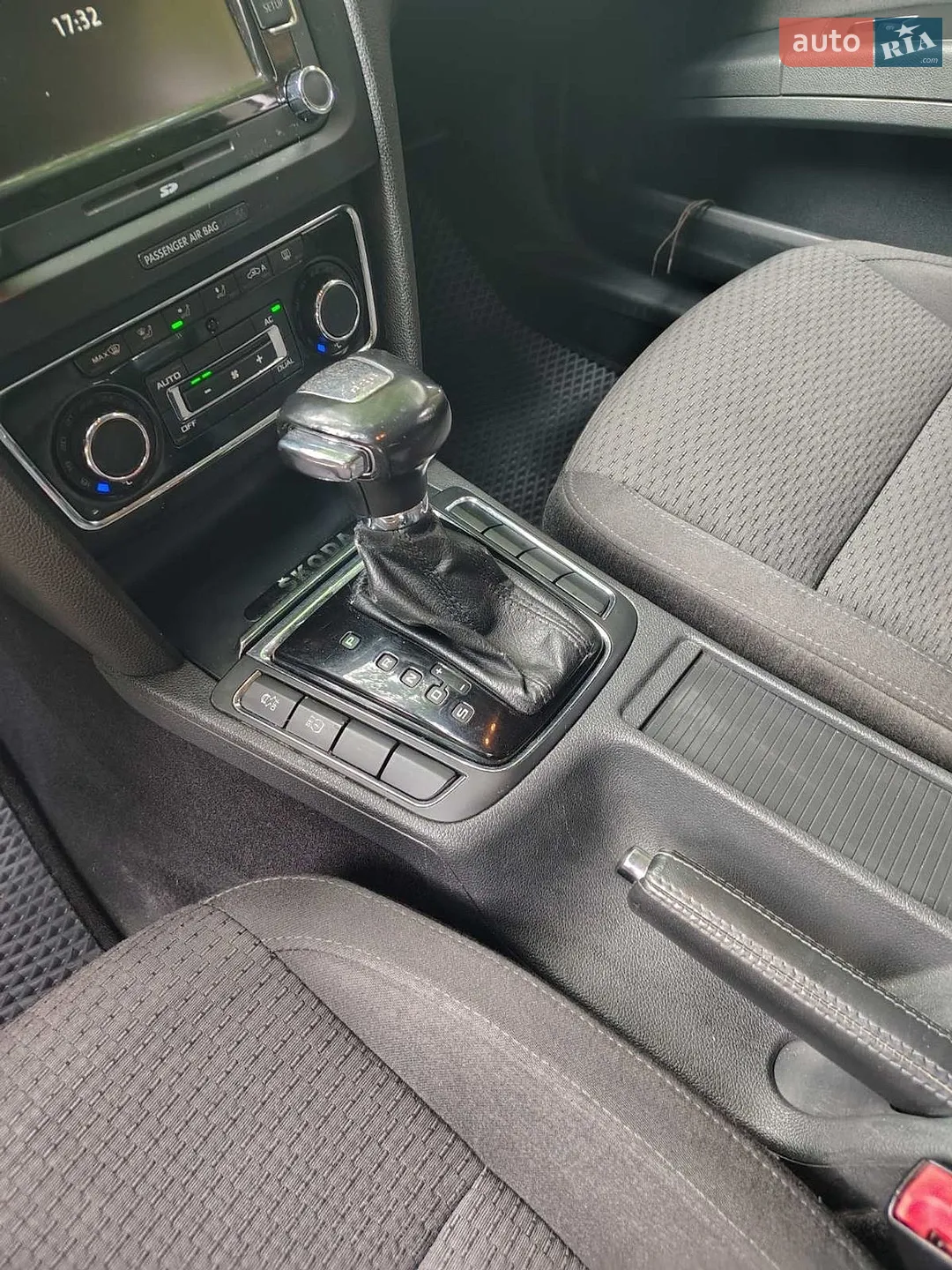 2011 Skoda Superb - мініатюра 5
