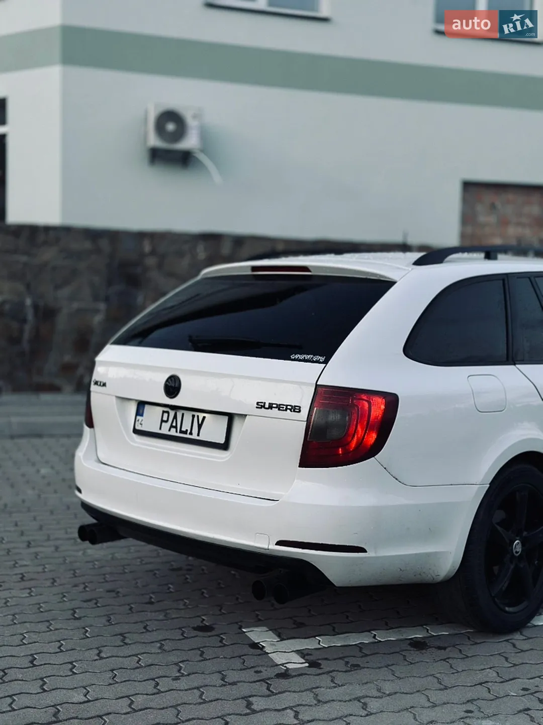 2011 Skoda Superb - мініатюра 4
