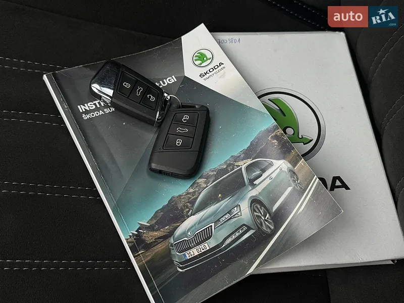 Лифтбек Skoda Superb 2023 в Трускавце документ