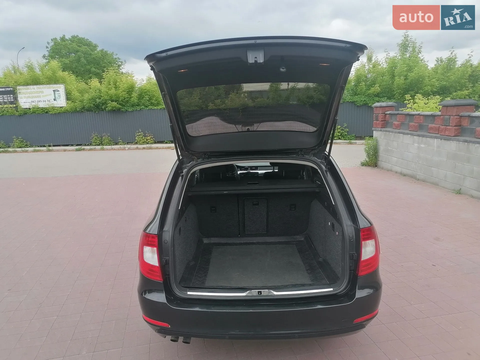2011 Skoda Superb - мініатюра 12