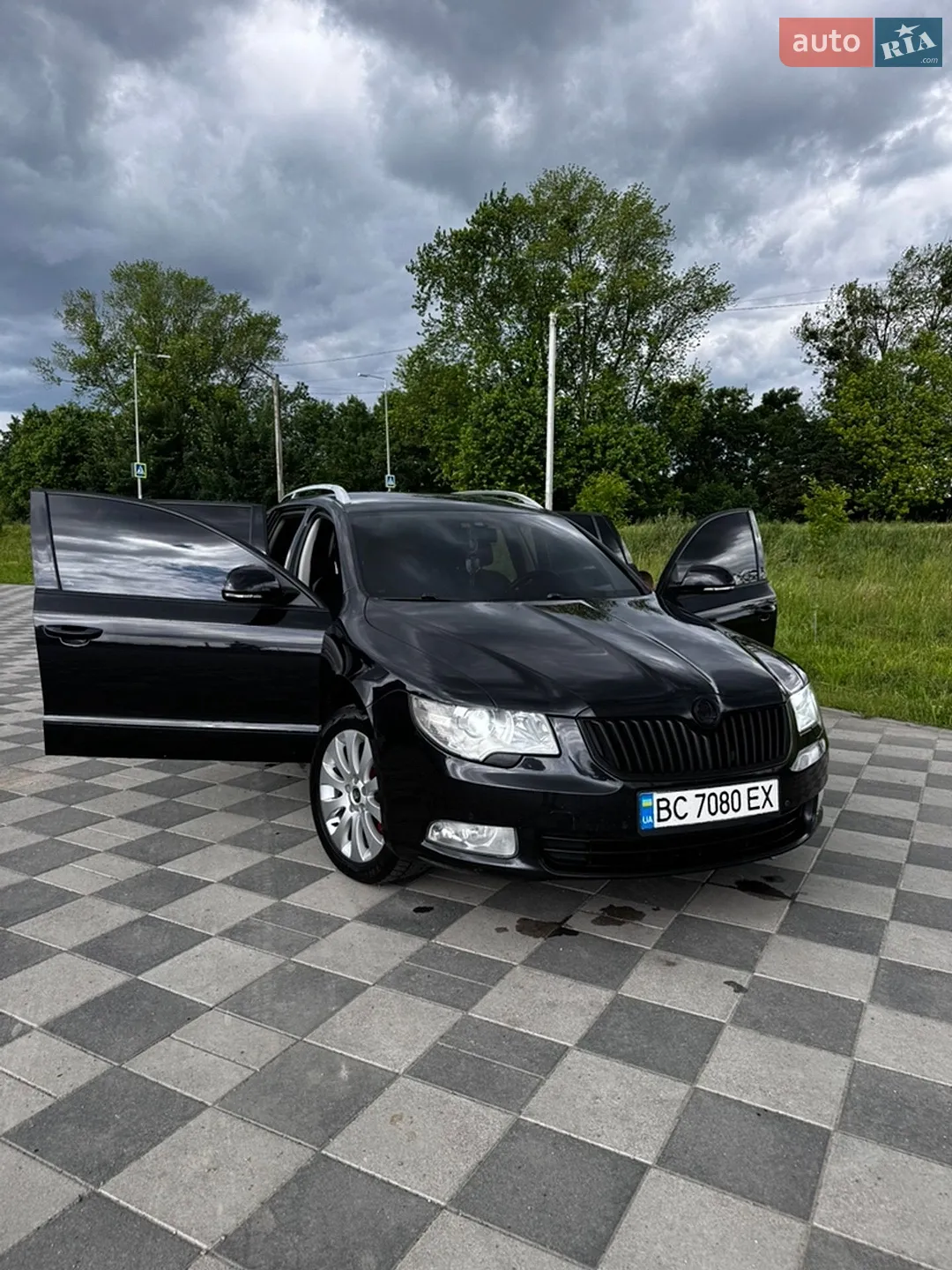 2010 Skoda Superb - мініатюра 13