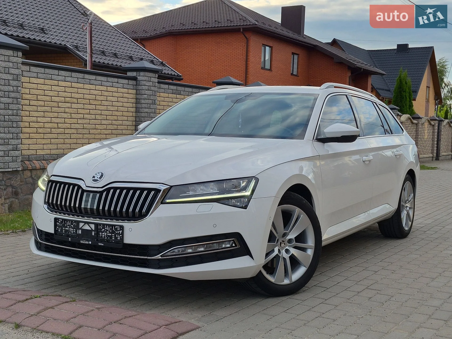 2020 Skoda Superb - мініатюра 2