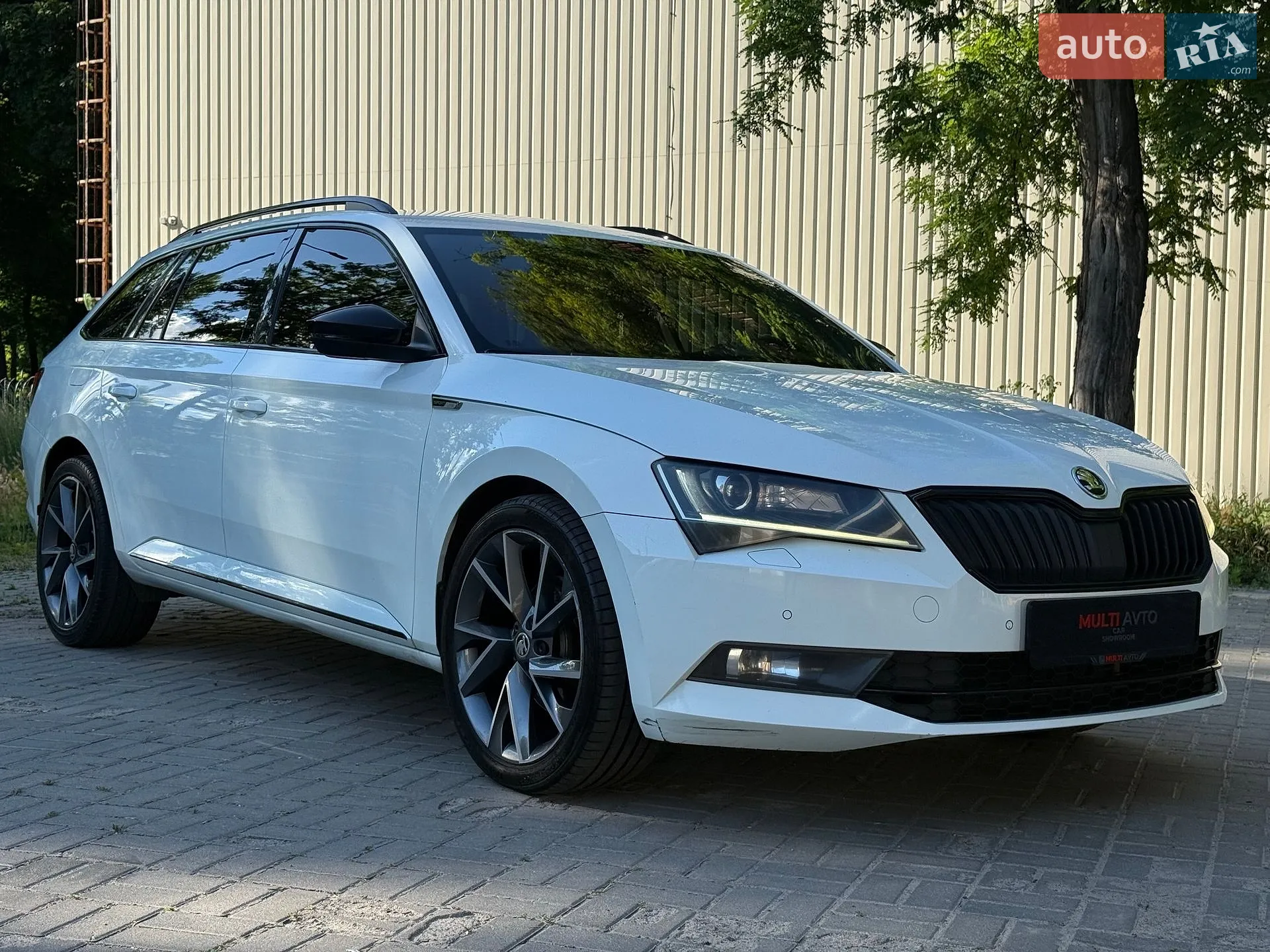 2017 Skoda Superb - мініатюра 8