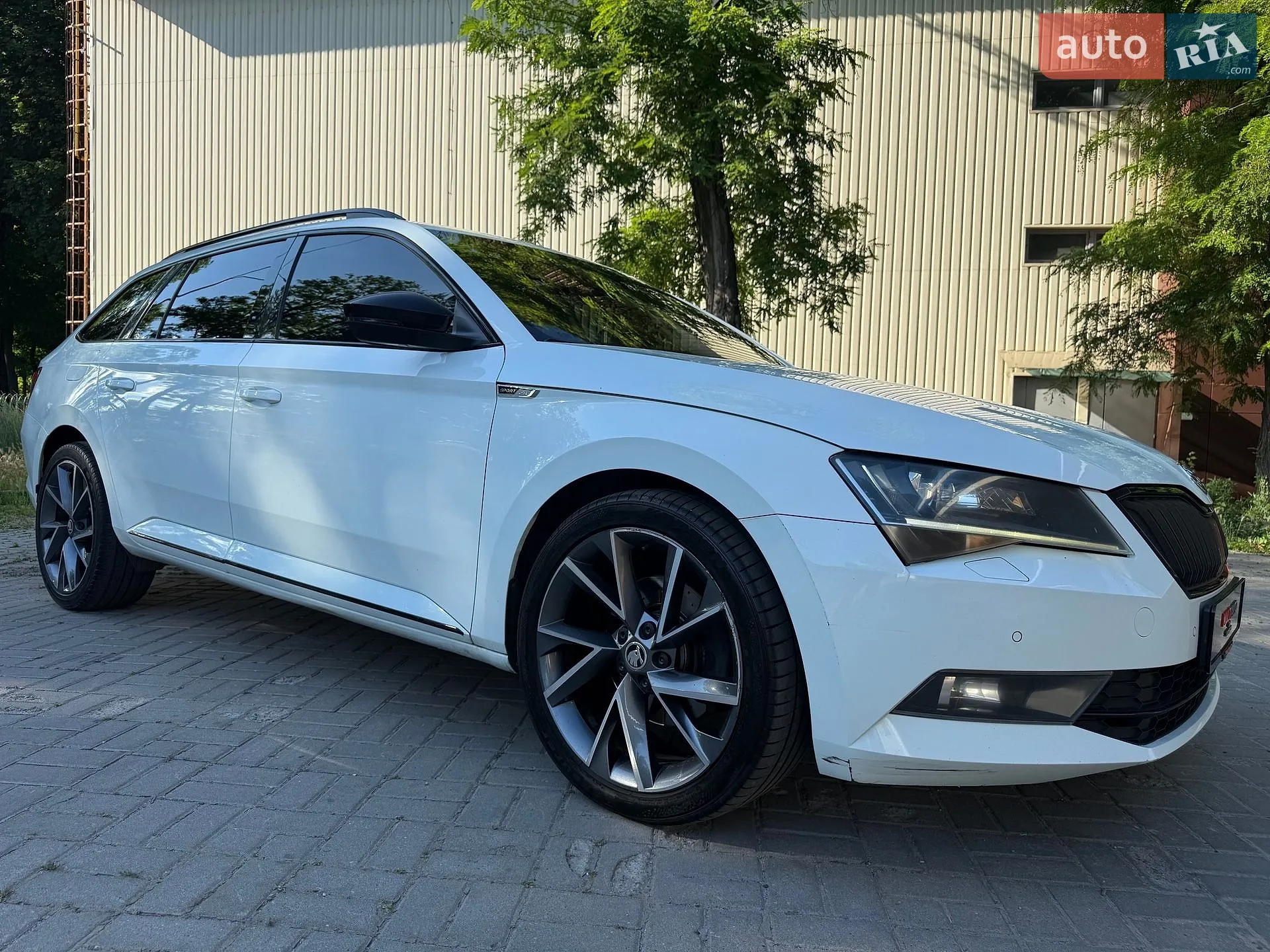 2017 Skoda Superb - мініатюра 10