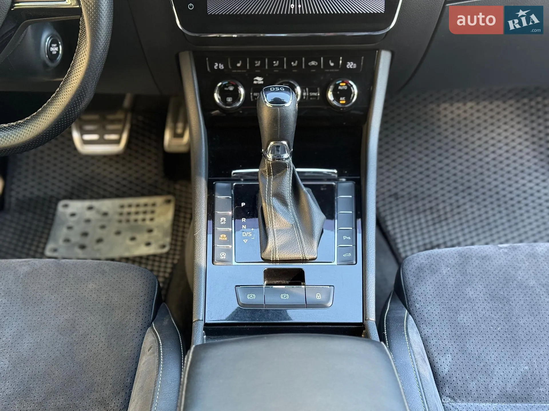 2017 Skoda Superb - мініатюра 28