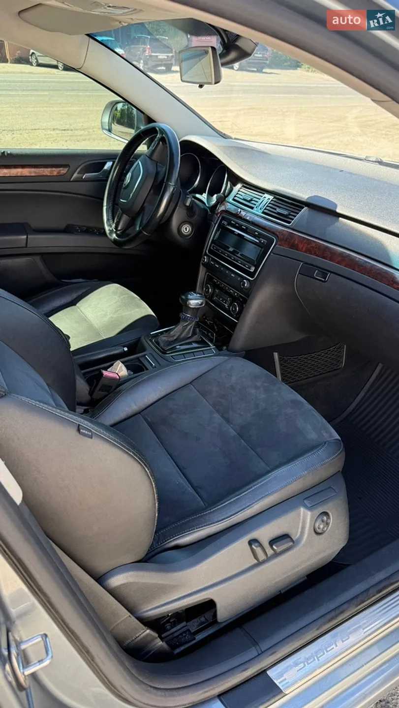 2010 Skoda Superb - мініатюра 6