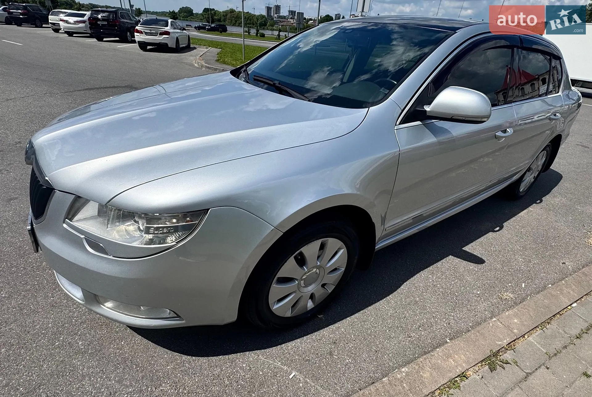 2013 Skoda Superb - мініатюра 2