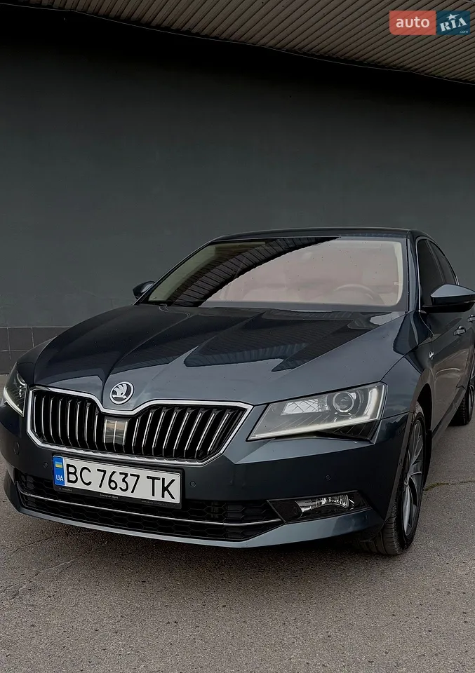 2019 Skoda Superb - мініатюра 12