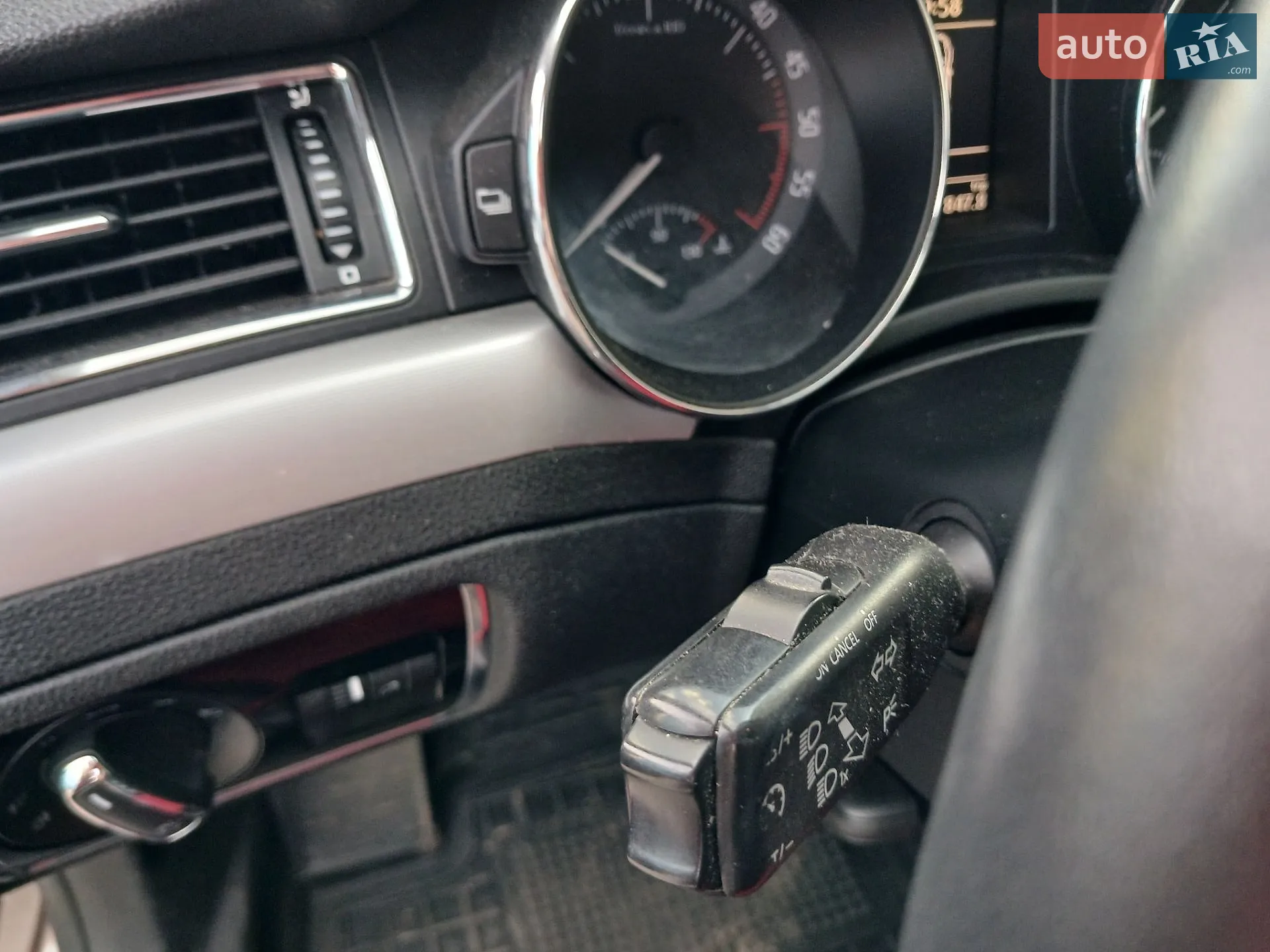 2010 Skoda Superb - мініатюра 4