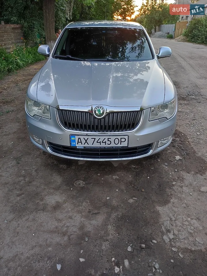 2010 Skoda Superb - мініатюра 13
